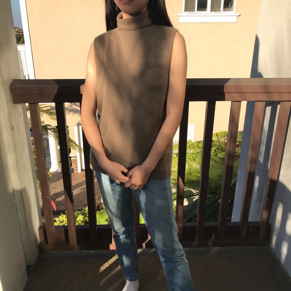 100% cashmere brandless light brown turtleneck top